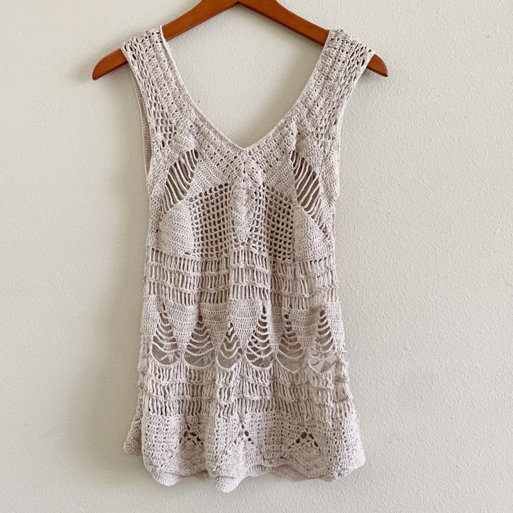 5/$25 UO Tikirani crochet tank top